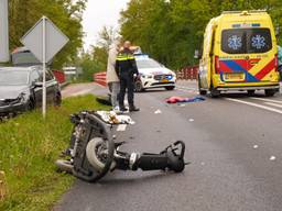 De scootmobiel kwam in botsing met een auto op de provinciale weg in Lieshout 
