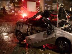 Auto verwoest in Rucphen, omwonenden denken aan explosief of vuurwerk  