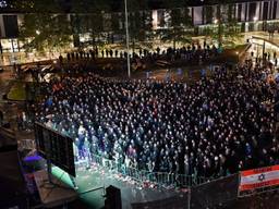 Het ingerichte supportersplein in Tilburg (foto: Toby de Kort).