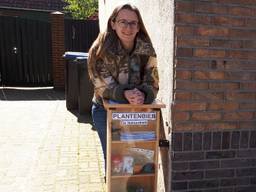 De plantenbibliotheek van Ankie staat vol met stekjes, zaden en planten.