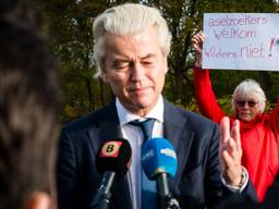 Wilders praat in Rosmalen over komst van asielzoekers: 'Vrouwen doodsbang'