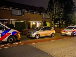 Politieauto's in de Antwerpenlaan in Eindhoven (foto: Dave Hendriks/SQ Vision).