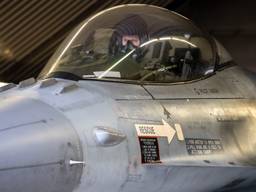 Elke F-16-piloot op Vliegbasis Volkel vliegt één keer per week naar Oost-Europa (foto: Defensie)