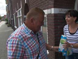 Melkboer uit Veldhoven stopt na 51 jaar: 'Als ze papa of opa roepen, moet ik altijd kijken' 