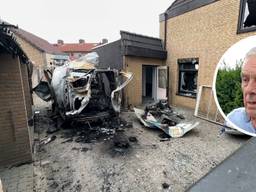 Het busje is verwoest en de oprit een grote ravage (foto: Omroep Brabant),