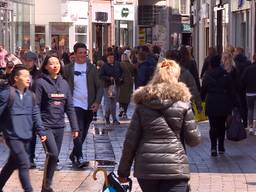 Drukte in centrum Tilburg.