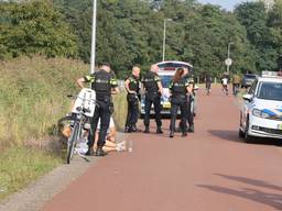 Vrouw in Den Bosch op fiets geraakt door luchtdrukwapen