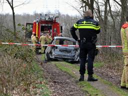 Dode in een uitgebrande auto in Oisterwijk