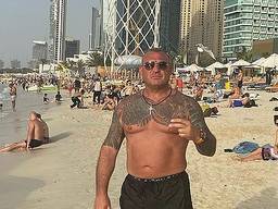 Otto op het strand in Dubai, begin dit jaar (foto: Instagram Klaas Otto).