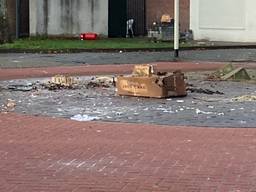 In Roosendaal worden al dagenlang grote dozen vol vuurwerk afgestoken. 