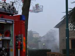 Huis in brand (foto: Saskia Kusters/SQ Vision).