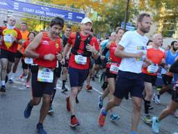 De marathon van Eindhoven is populair en dus worden startbewijzen duur betaald (archieffoto: Karin Kamp).