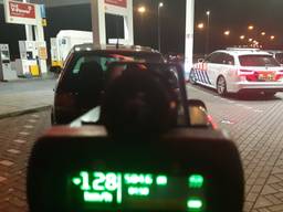 Een van de automobilisten reed met een snelheid 128 kilometer per uur langs de wegwerkers (foto: Twitter Team Verkeer Zeeland-West-Brabant).