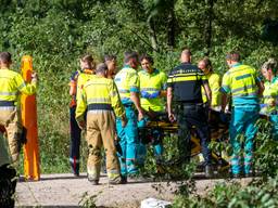 Ambulance, politie, brandweer en een traumahelikopter. Ze werden allemaal opgeroepen nadat een man bij het zwemmen in Drunen in de problemen was gekomen. Hij is uiteindelijk in kritieke toestand naar een ziekenhuis gebracht.