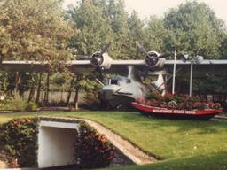 De Catalina stond jarenlang in recreatiepark Bosbad Hoeven. (Foto: NMM)