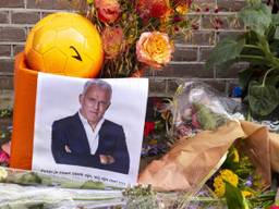 Bloemen voor Peter R. in Amsterdam (foto: ANP/Hollandse Hoogte/Herman Wouters).