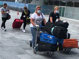 Mondkapjes zijn verplicht bij Eindhoven Airport (foto: Rogier van Son)