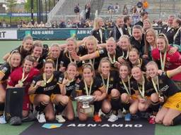 De vrouwen van HC 's Hertogenbosch vieren feest!