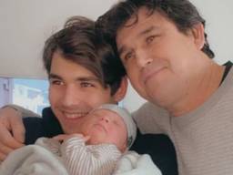 Jordy Gruijters samen met zijn vader en kindje (foto: Privé).