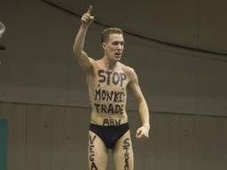 De Vegan Streaker bij een andere actie. (Foto: ANP).