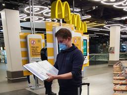 Martin heeft eindelijke het langgekoesterde bonnetje voor het plakboek (foto: Koen van den Boomen).