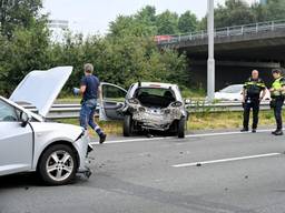 De snelweg A58 bij Etten-Leur was dinsdagmorgen een uur dicht in de richting van Breda. Oorzaak was een ongeluk waarbij zeker twee auto's betrokken waren. Op een bepaald moment was de vertraging een uur.