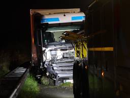 Vrachtwagenchauffeur crasht en veroorzaakt ravage op A2 bij Boxtel