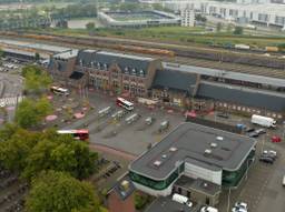 Het station in Roosendaal met het spoorwegemplacement erachter (beeld: Omroep Brabant)