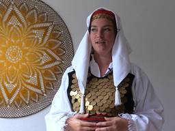 Efie Derksen uit Uden maakte een documentaire over de folklore in Bosnië. 