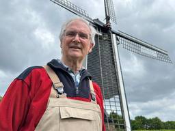 Molenaar Joep Linder bij de Akkermolen in Zundert (foto: Ronald Sträter).