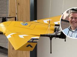 Medische drone van de ANWB en Joost van de Mortel van het JBZ (foto: Megan Hanegraaf).
