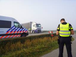 De weg werd afgesloten (foto: Jeroen Stuve).