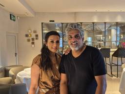 Sterrenchef Soenil Bahadoer en Annu Bacho in hun nieuwe restaurant GEM (foto: Collin Beijk).