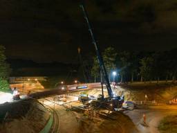 De fietsbrug is geplaatst boven de Postweg in Vught (foto: I. van Velzen/KWS).