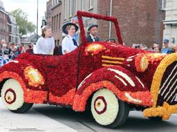 Geen traditionele bloemenparade dit jaar (Archieffoto: Karin Kamp)