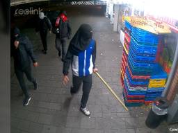Explosie bij supermarkt in Den Bosch: bekijk hier de beelden