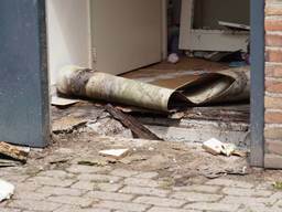 Bij winkelcentrum Arendshof in Oosterhout is dinsdagochtend twee keer brand uitgebroken.