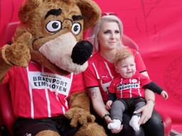 600 baby'tjes klaargestoomd voor rood-wit: 'PSV-fan vanuit de luier'