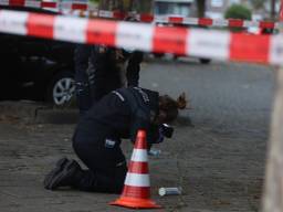 Agenten doen onderzoek (foto: Bart Meesters/Meesters Multi Media/Persbureau Heitink).