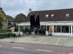 Cafetaria en eethuis De Buurman aan de Oudedijk in Odiliapeel (foto: Rochelle Moes).