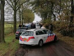 Een grote groep crossers werd door de politie in de buurt van Alphen ingesloten en gecontroleerd (foto: politie).