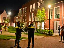 Een brandalarm heeft maandagnacht geleid tot de ontruiming van een aantal huizen aan de Brandrood in Veldhoven