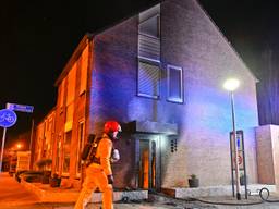 Ook de gevel is beschadigd (foto: Rico Vogels/SQ Vision).