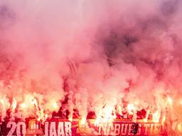 Supporters van Willem II tijdens de kampioenswedstrijd. (Foto: Joris Verwijst/Orange Pictures)