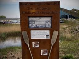 Broodcrossings uit 1945 worden herdacht met twee nieuwe oorlogsmonumenten  (foto: Henk Kruithof) 