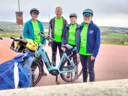 Gerda en het e-biketeam (eigen foto).