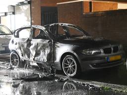 Auto explodeert aan de Ernst Casimirstraat in Breda
