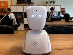 Robot-Emma in de klas (foto: Imke van de Laar).