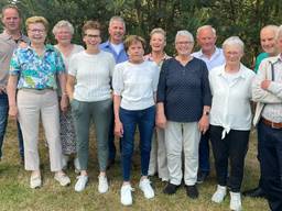 De familie Peters v.l.n.r.: Hennie (62), Ans (73), Rina (76), Elly (63), Jan (69), Tonny (75), Rieky (70), Jeanne (72), Thomas (79), Toos (77), Frans (68) en Gerrie (65).
