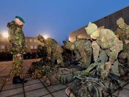 Commando's bij de kazerne in Roosendaal (foto: ANP Photo Robert van den Berge)